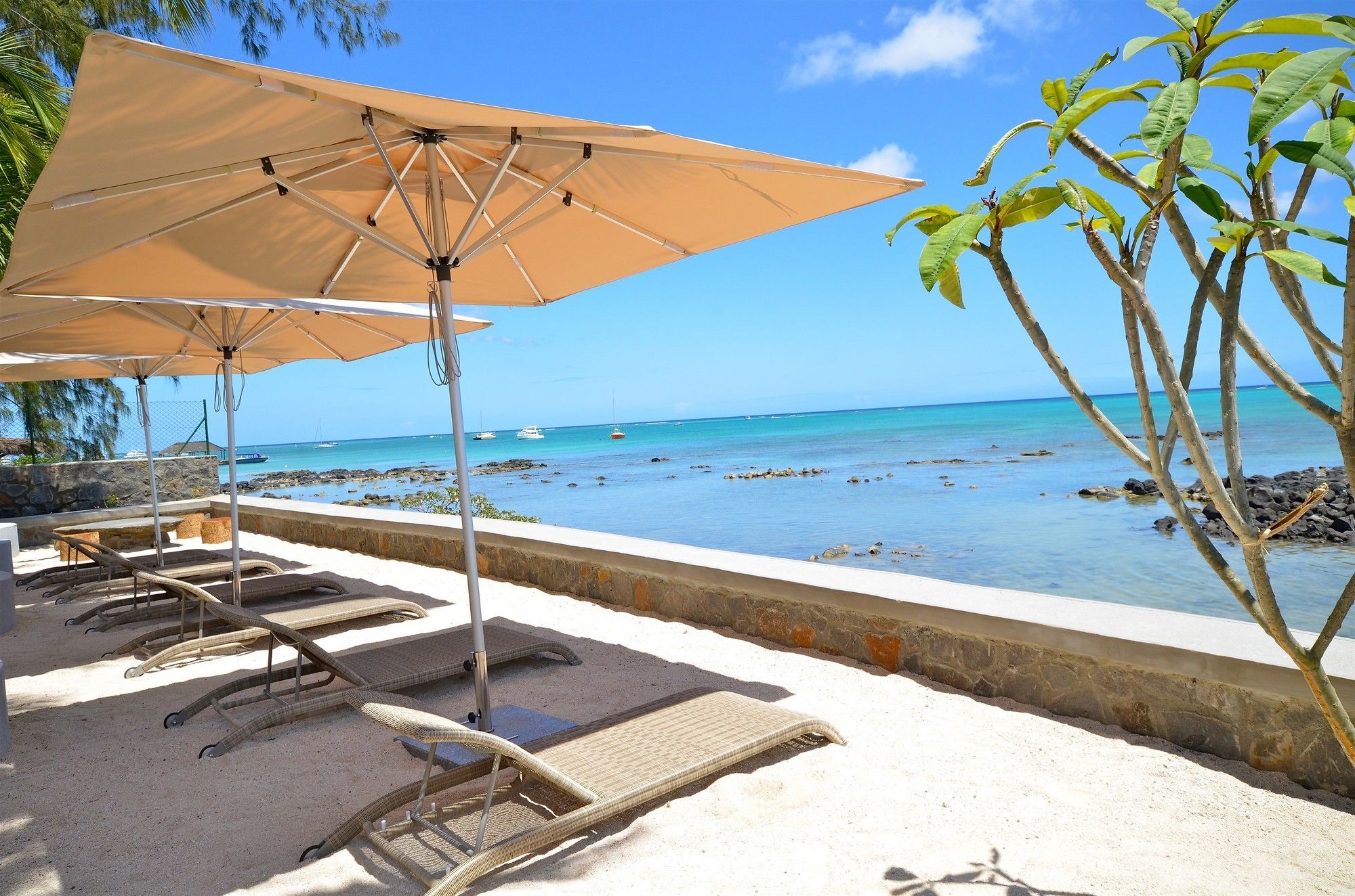 Mon Choisy Beach R. Hotel Mont-Choisy Exterior photo